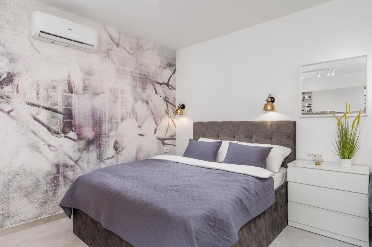 Srnec Apartments - Korzo Rijeka Exteriör bild