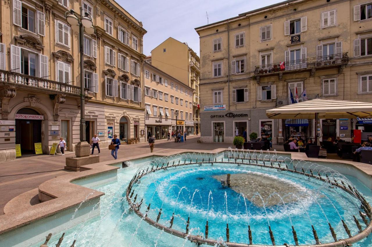 Srnec Apartments - Korzo Rijeka Exteriör bild